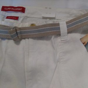 WOMEN--DENIM PANTS--WHITE--BY GLORIA VANDERBILT-- SIZE--18